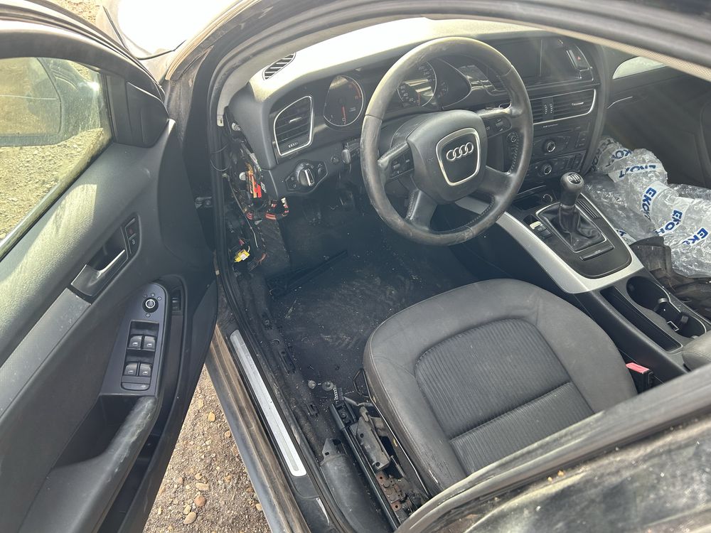 Audi A4 B8 2.0TDI 143кс.  2009г. - НА ЧАСТИ