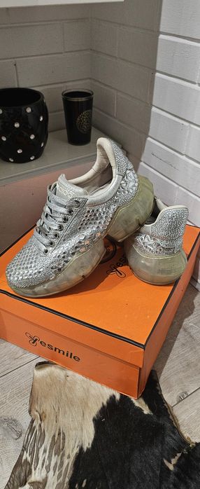 Jimmy choo сникърси, Love Moschino сникърси