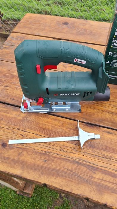 Vând ferastrau pendular Parkside de 20v / soricel