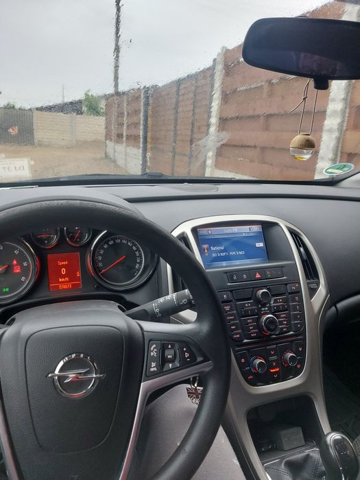 Opel Astra J opel
