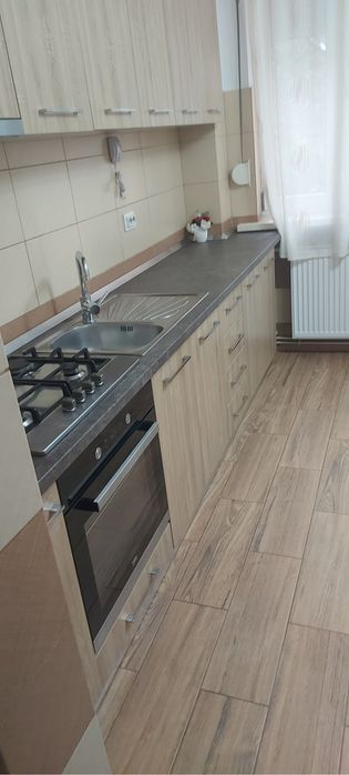 Inchiriez apartament 3camere