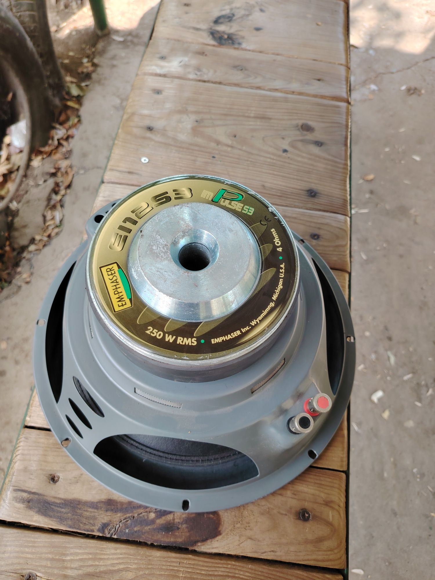 Бас каса 12" Emphaser impulse 250 вата рмс