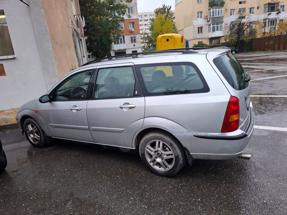Ford focus 1.8 benzina
