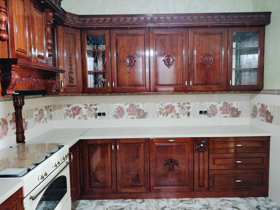 Mobila de bucătărie sculptată unicat