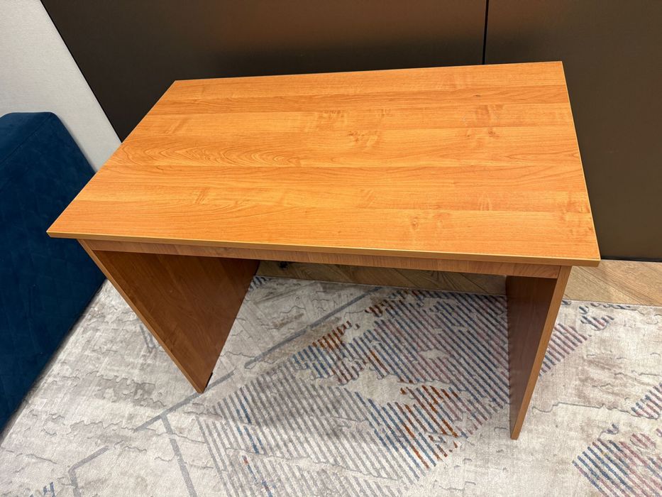 Продам стол размер 100/60