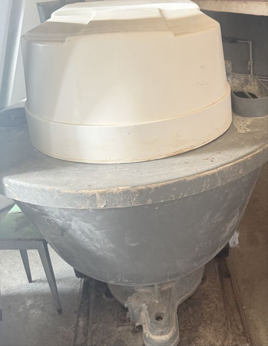 Продам тестомес на 200л