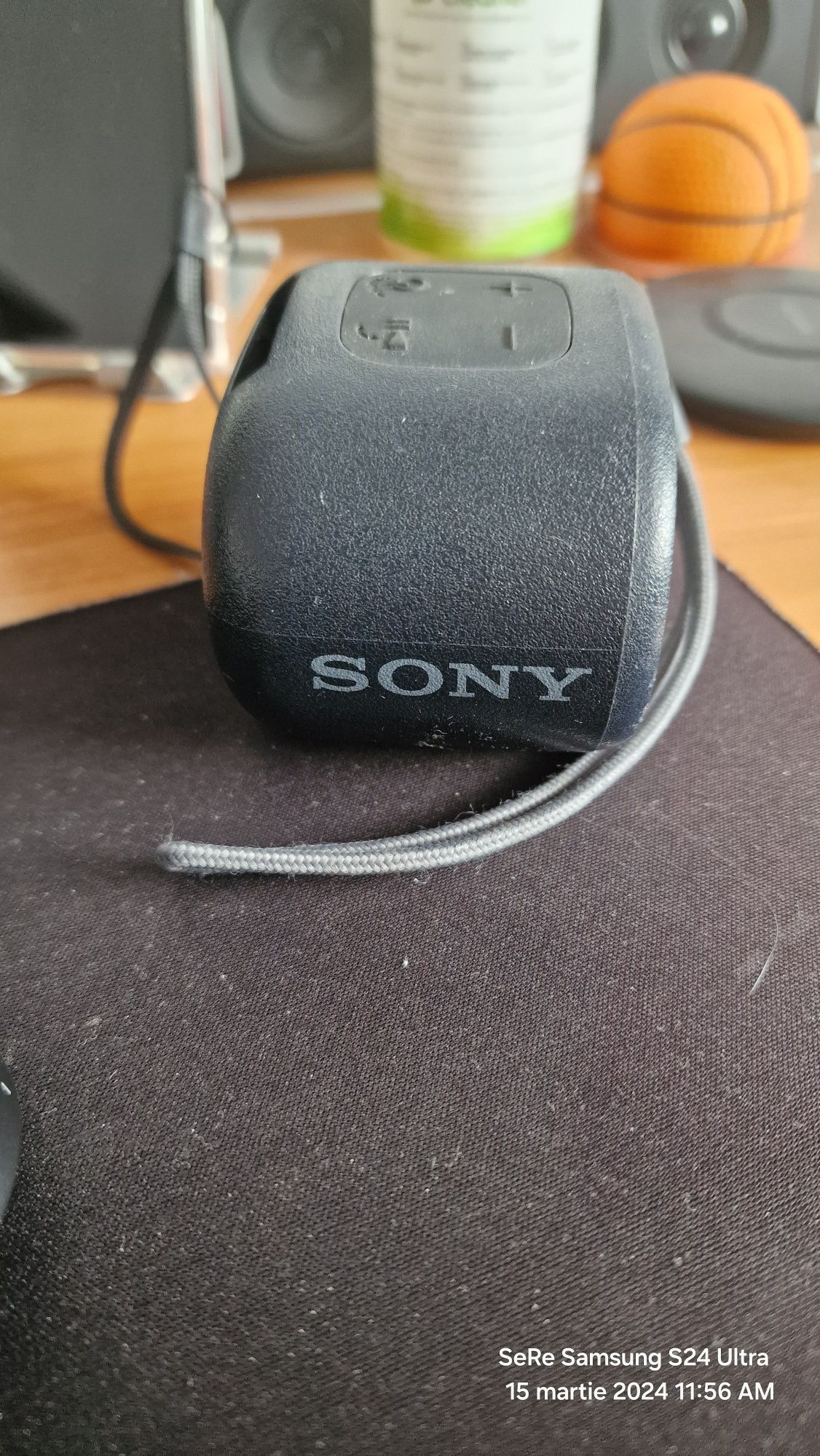 Vând boxă portabilă Sony impecabilă