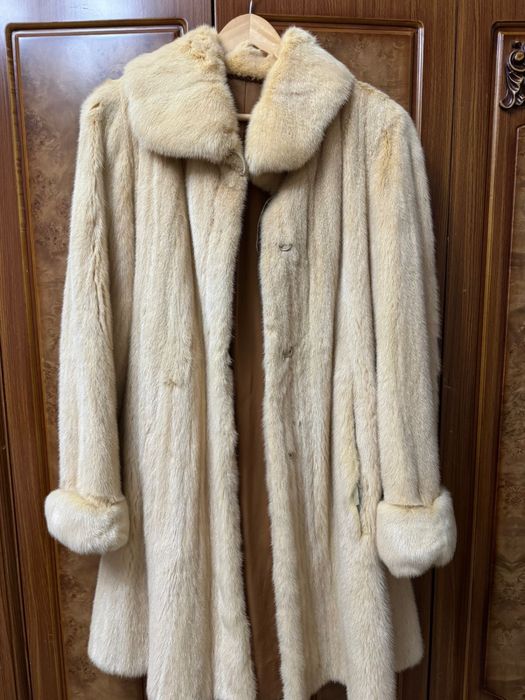 Продам верхние одежды