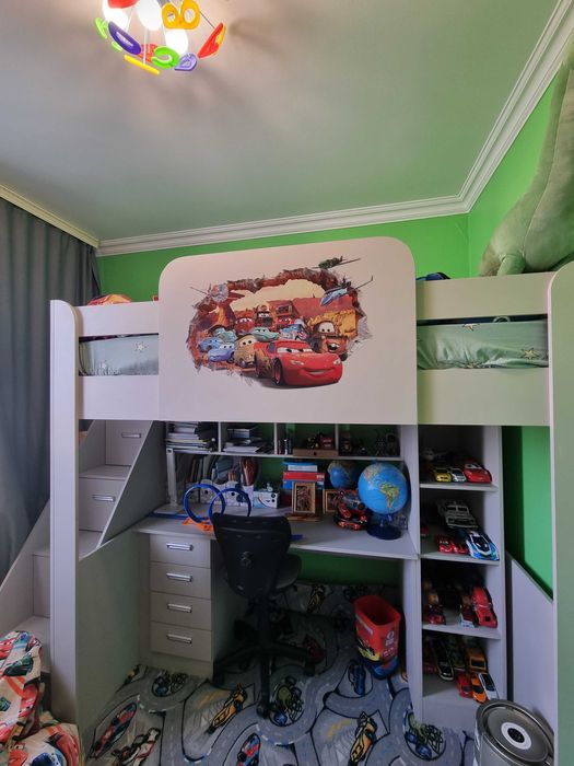 Детская кровать со столом