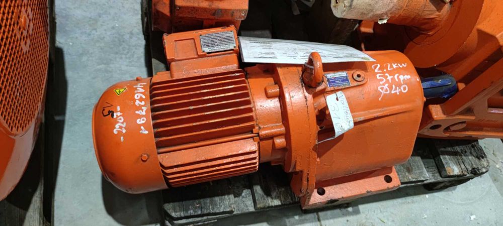 Motor electric trifazat cu reductor Bauer 2.2kW 57rpm