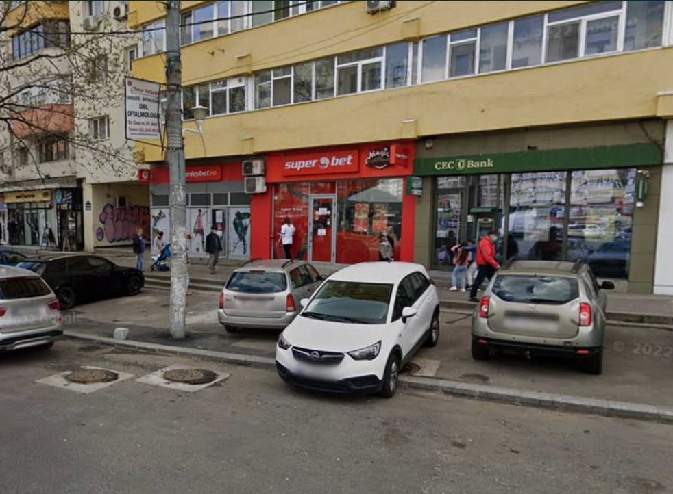 Inchiriez spatii comerciale,stradale cu vad bun 25mp-200mp
