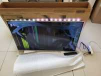 Телевизор Philips продам на запчасти.