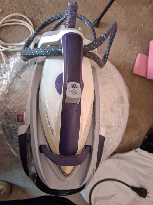 Продавам парна ютия Тефал.