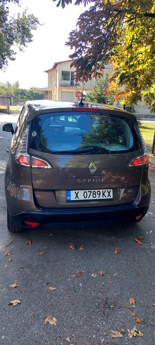 Продавам renault scenic 3       .2012 година