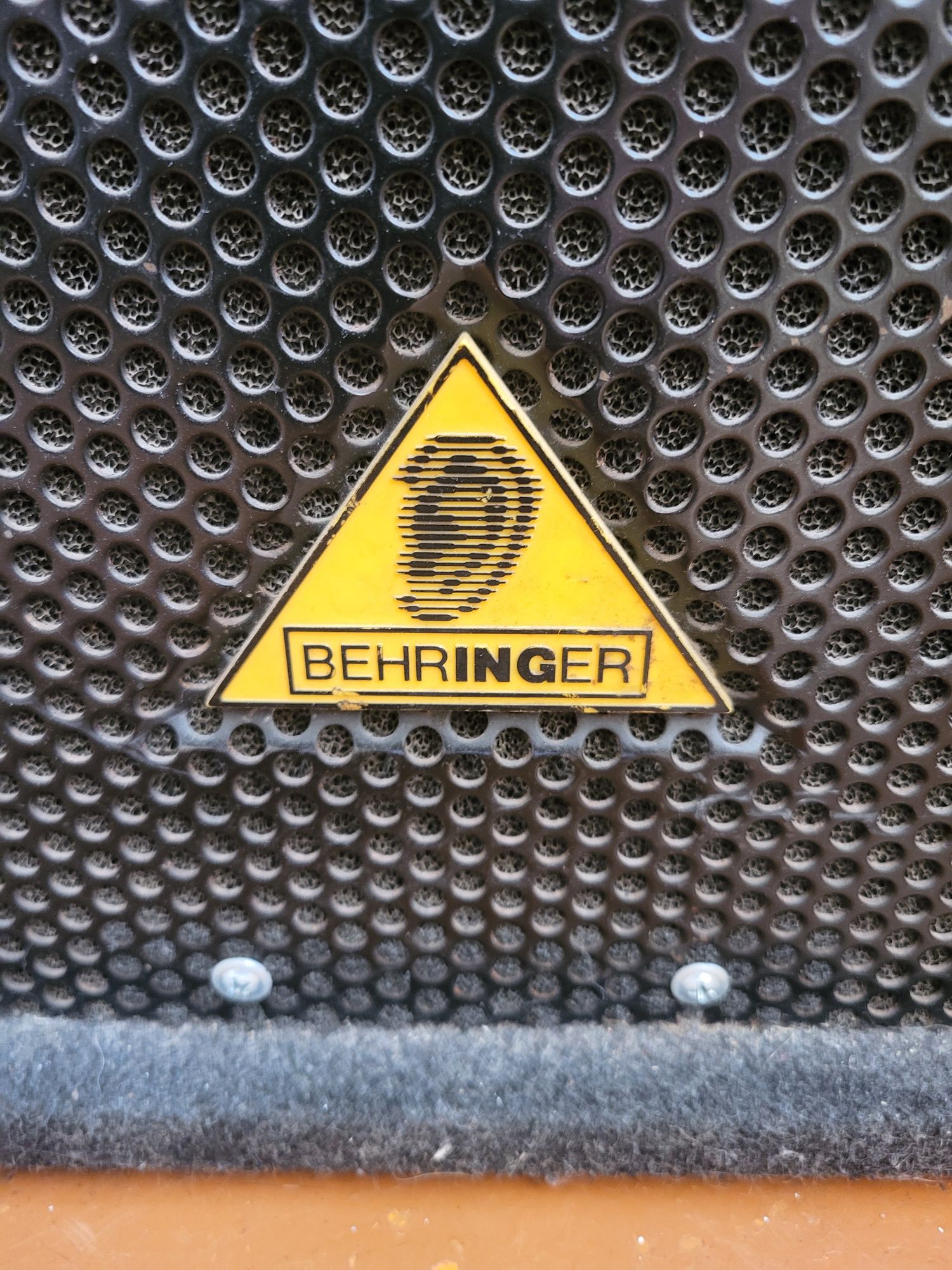Продам активный микшерный пульт, иколонки behringer  1520