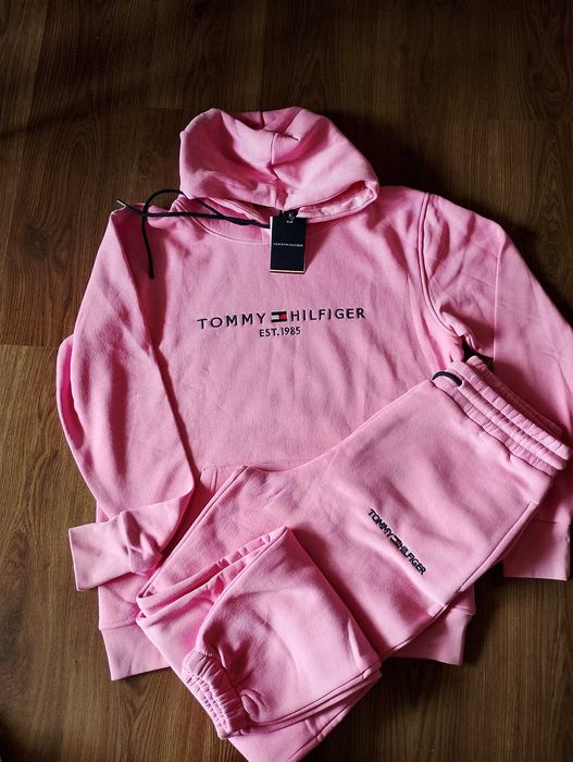 Дебели зимни екипи Tommy Hilfiger и Armani