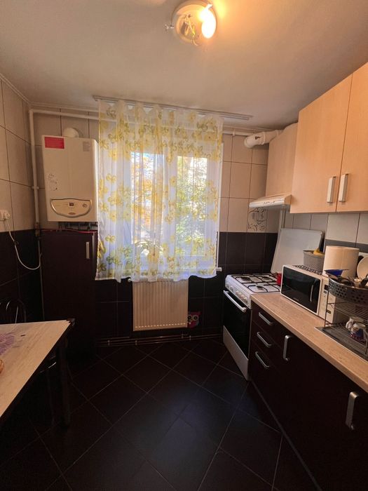 De vanzare apartament 2 camere semidecomandat