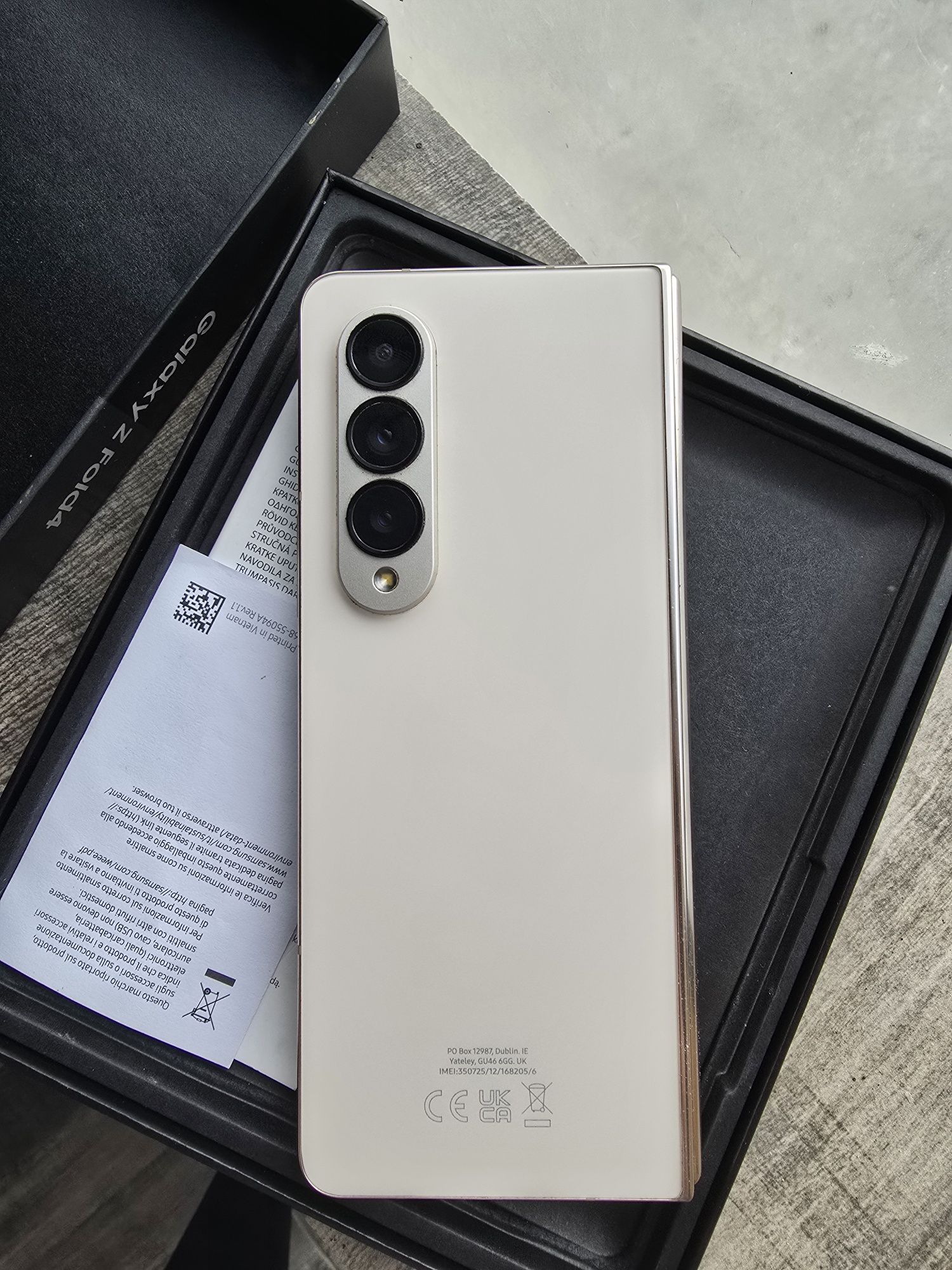 Samaung galaxy Z fold 4