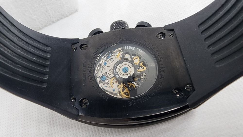 Хронограф 32 камня. механические часы.известная марка.