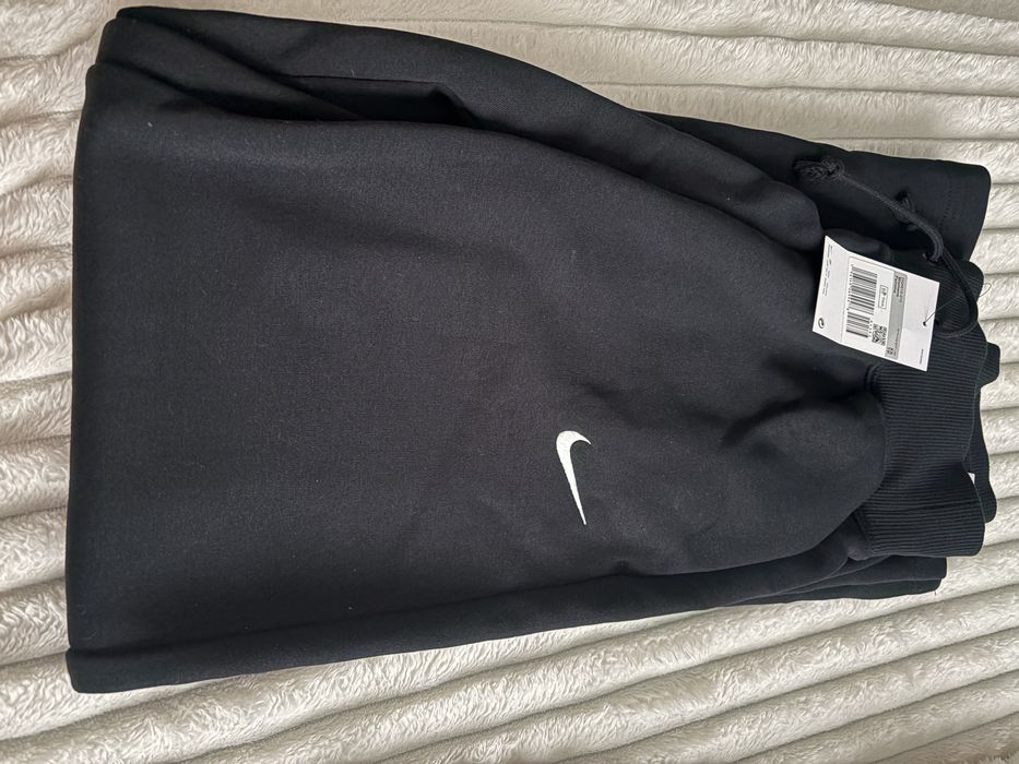 Блуза и черен панталон Найк