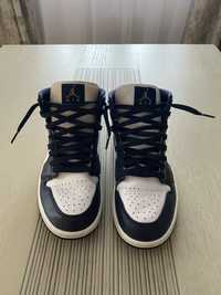 Jordan 1 mid obsidian 40.5