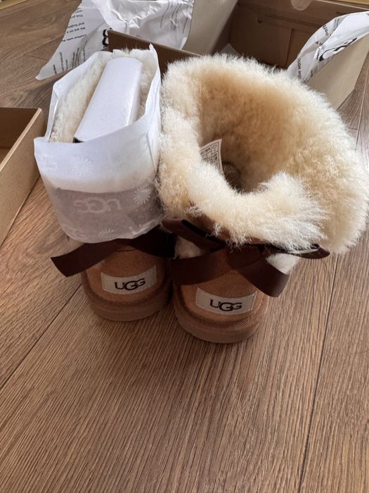 Cizme UGG noi, 31
