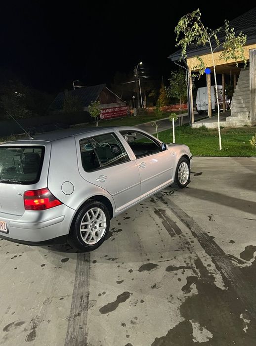 Vând sau schimb  Golf 4