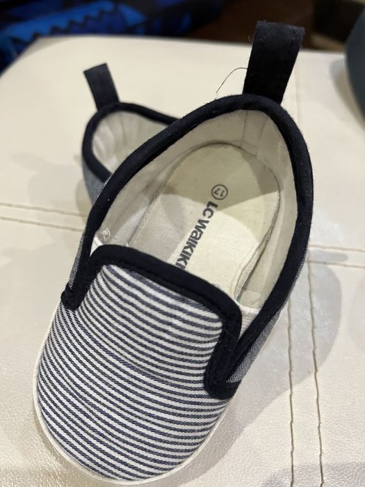 Лот от бебешки сандалки и пантофки