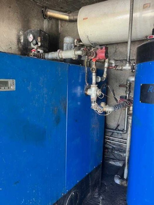 Instalator centrale termice pe combustibil solid si gaz.