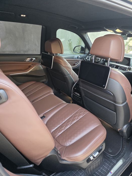 BMW X7 M Sport/Sky Lounge/Off-Road Package/Alcantara/Restyl/Full Optio