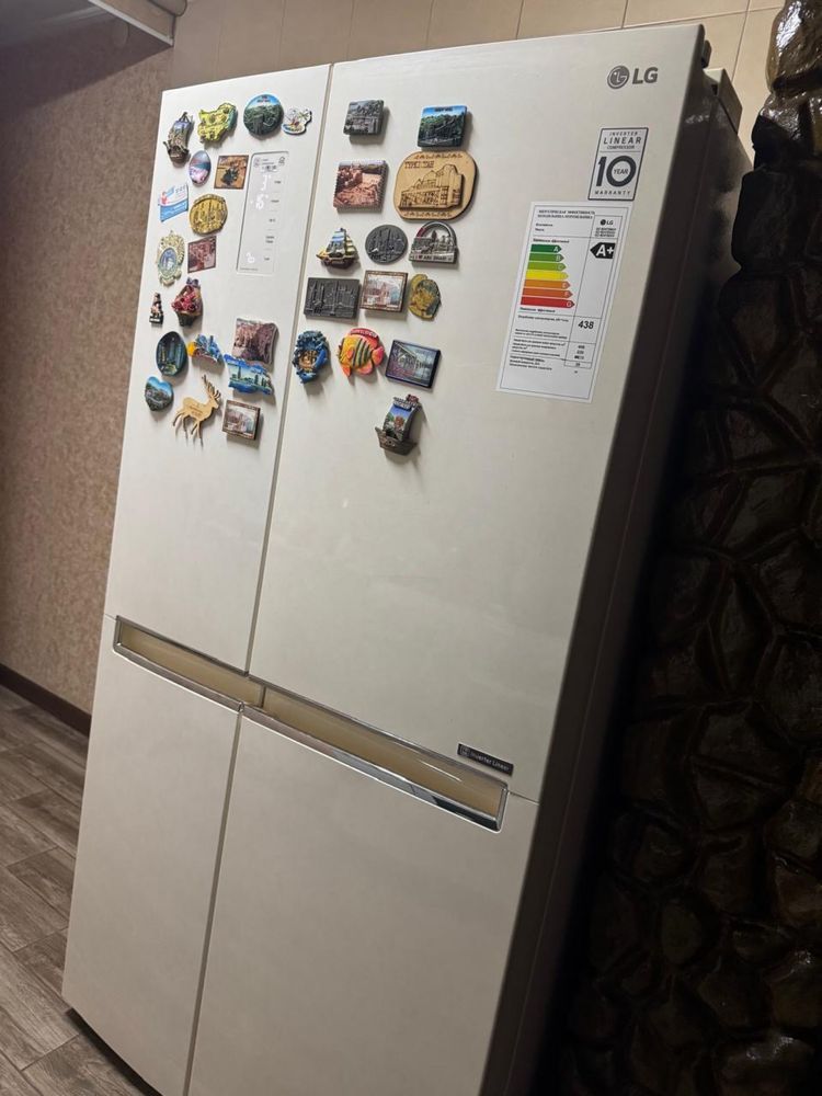 Холодильник LG продается
