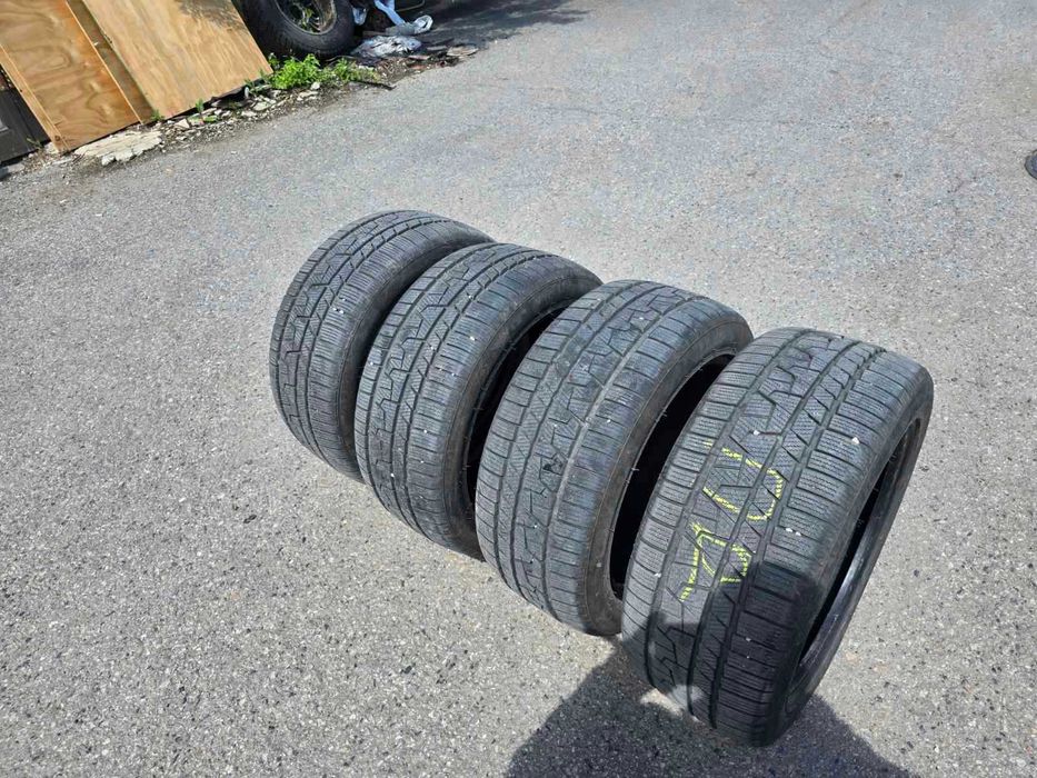Автомобилни гуми! 245/45R/17 / 99V