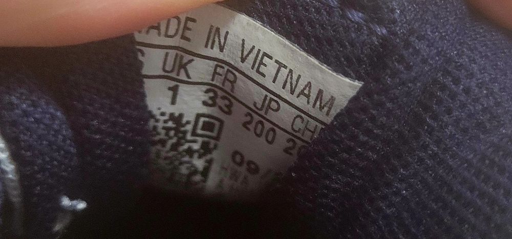 Adidași mărimea 33