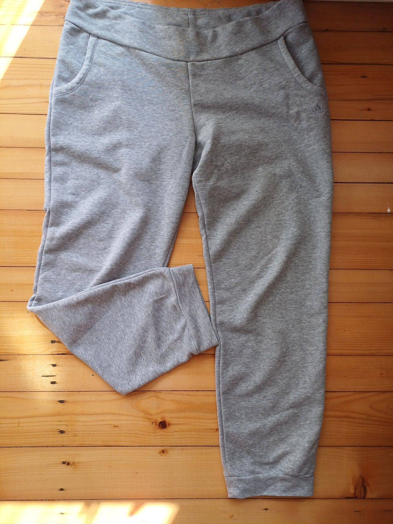 Pantaloni sport adidas dama L