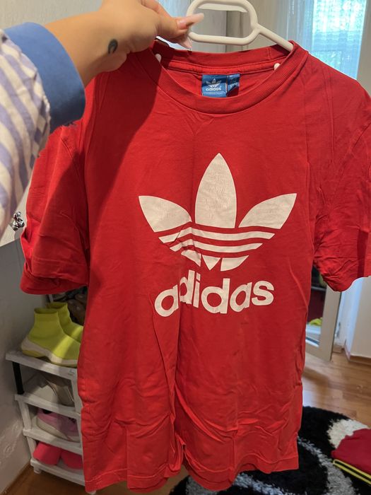 Vand tricou/ tricouri adidas rosu marime l si xl