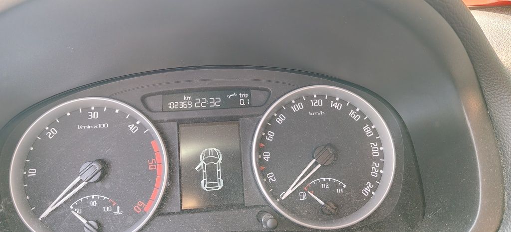 Skoda roomster 1.9TDI BLS 105кс 100000км за части