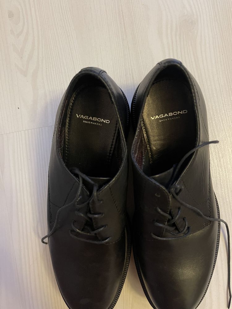 Pantofi eleganti