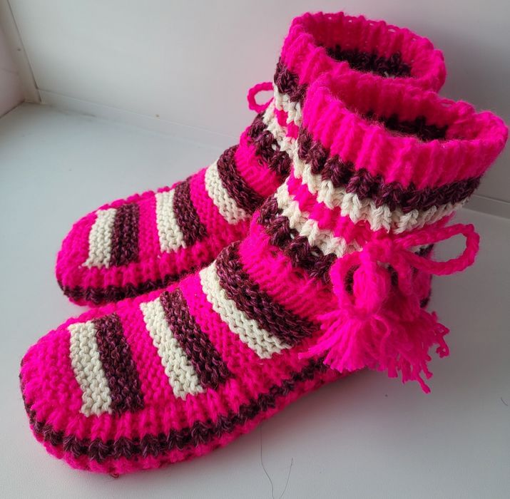 Продам очень теплые женские носки-сапожки.