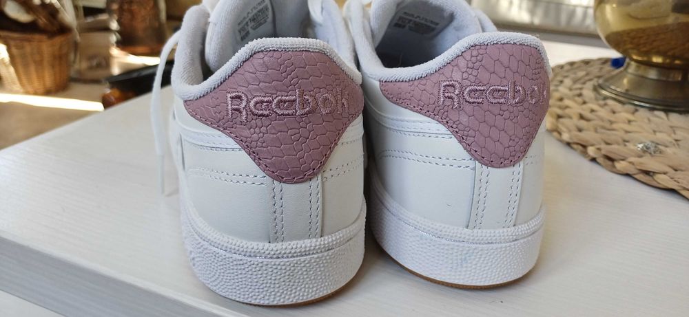Оригинални маратонки Reebok classic