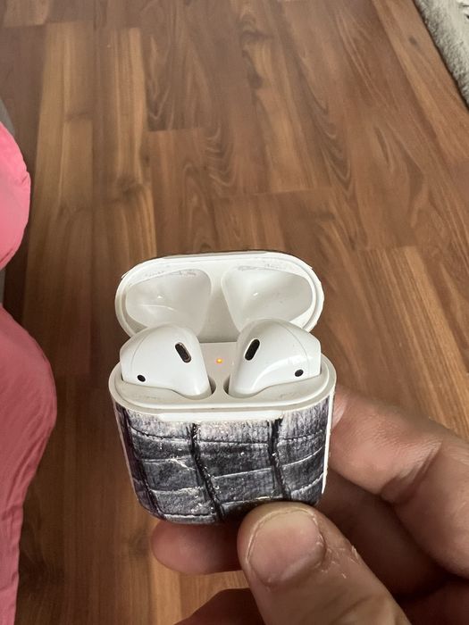 Продам Airpods 2
