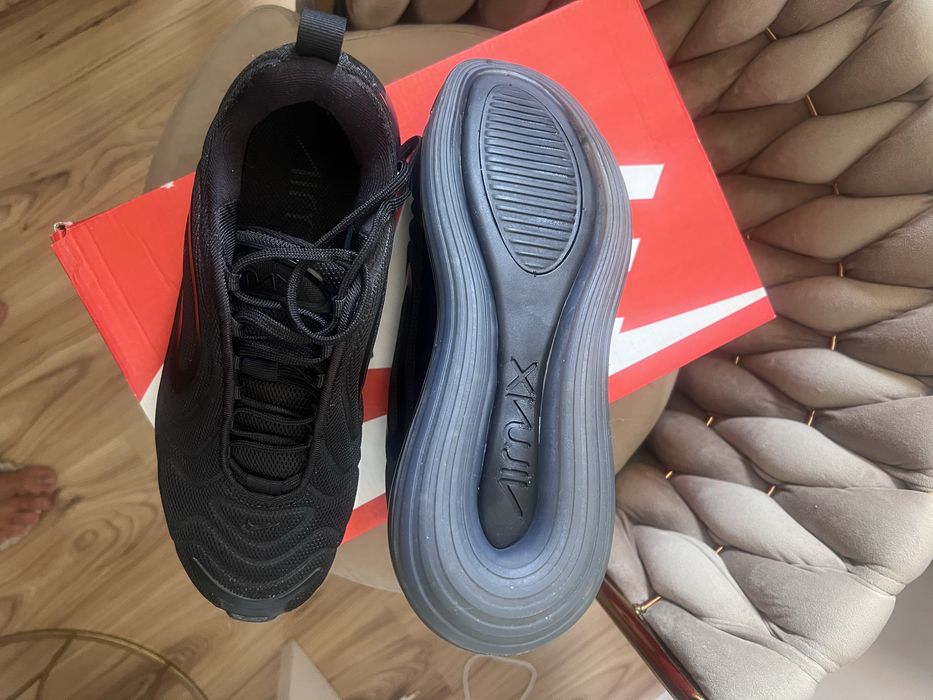 Vand pantofi sport dama Air Max 720,marimea 38,5