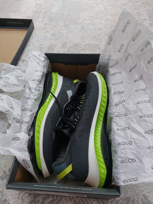 Продам красовки ECCO