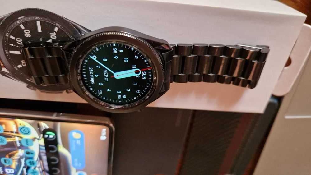 Pachet Galaxy Z Fold 4 + Galaxy Watch 3