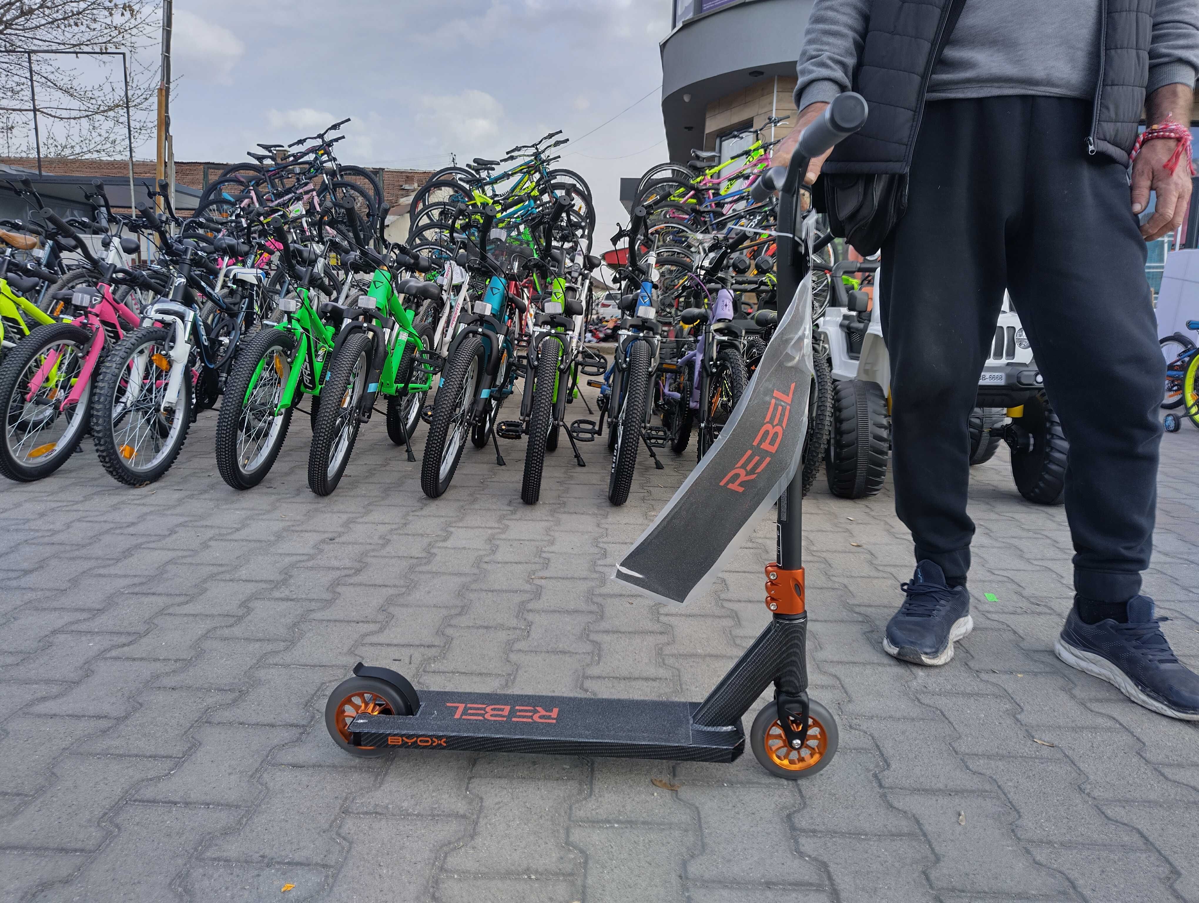 BYOX Детска тротинетка stunt REBEL карбон