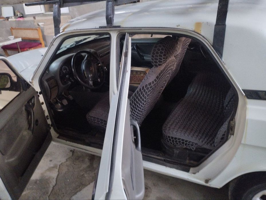 SROCHNOOOOO moshina sotiladi