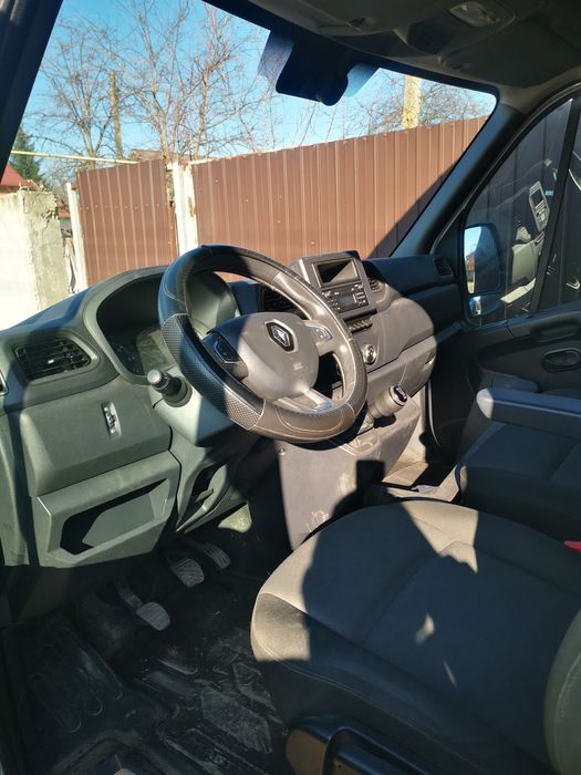 Vând Renault master 2024 avariat.