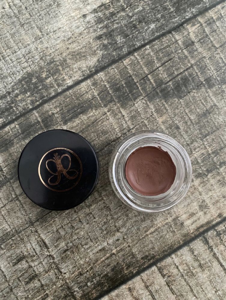 Pomadă de sprâncene Anastasia Beverly Hills