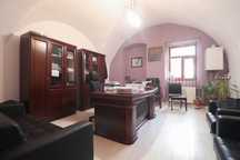 Închiriez apartament birou cu 2 camere zona ultracentrală