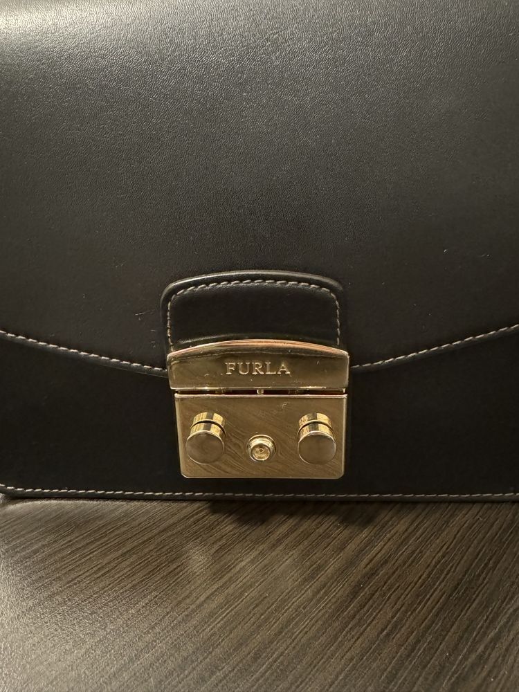 Оригинална дамска чанта Furla Metropolis