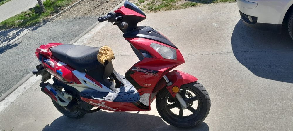 Vând Sau schimb Cu Animale Scuter